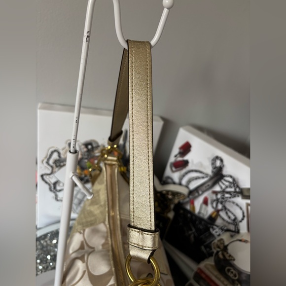 Coach 2012 Patchwork Signature Hobo Bag EUC - Picture 7 of 16